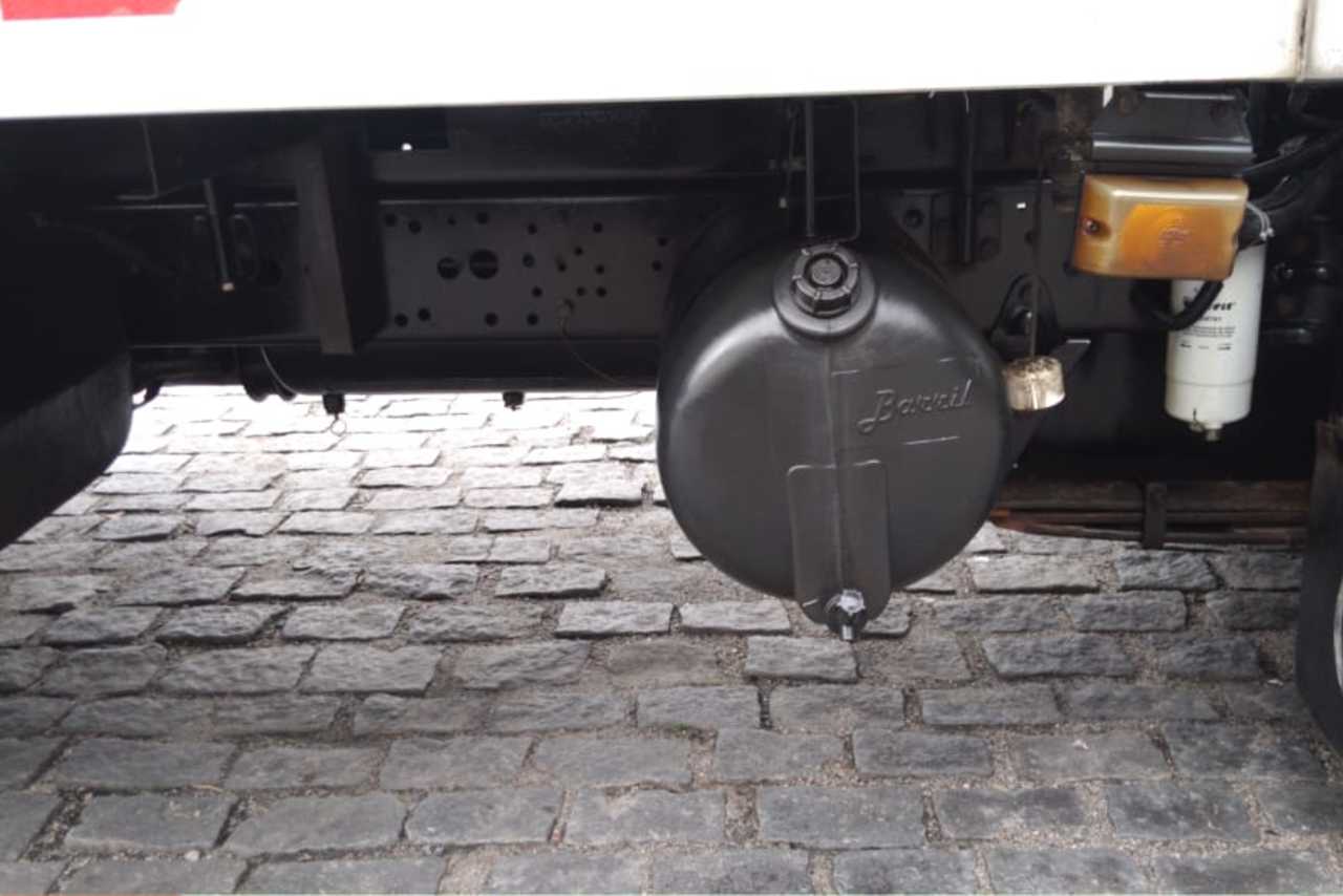 Volkswagen 8 120 - 06/06 12