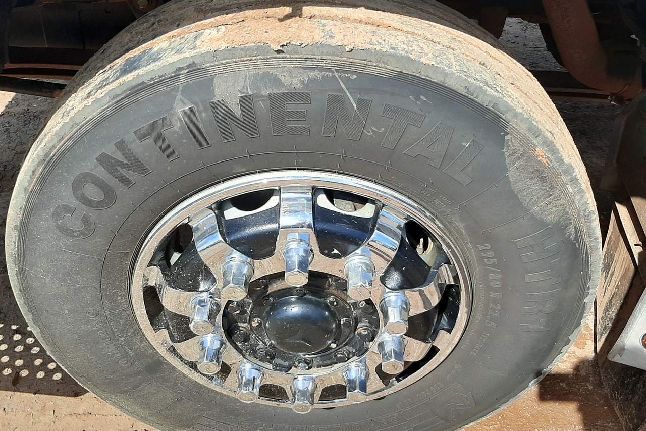 Mercedes Benz Axor 1933 - 12/12 15