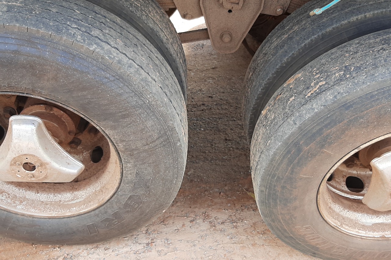 Mercedes Benz Axor 1933 - 12/12 19