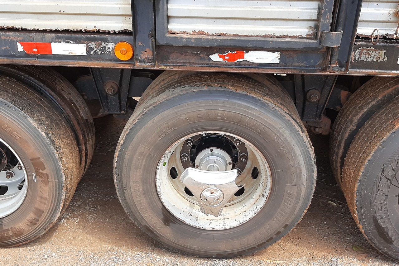 Mercedes Benz Axor 1933 - 12/12 17