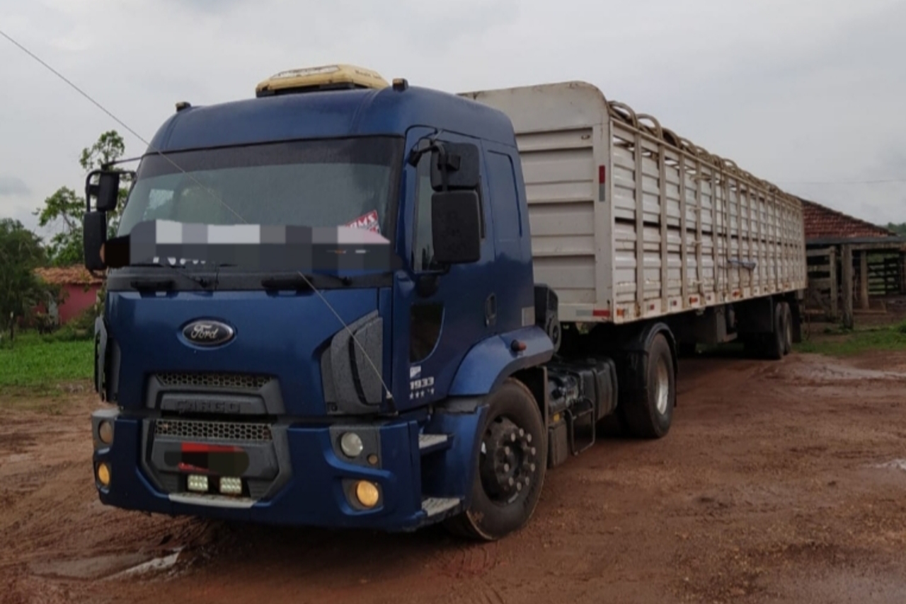 Ford Cargo1933 - 12/13 13