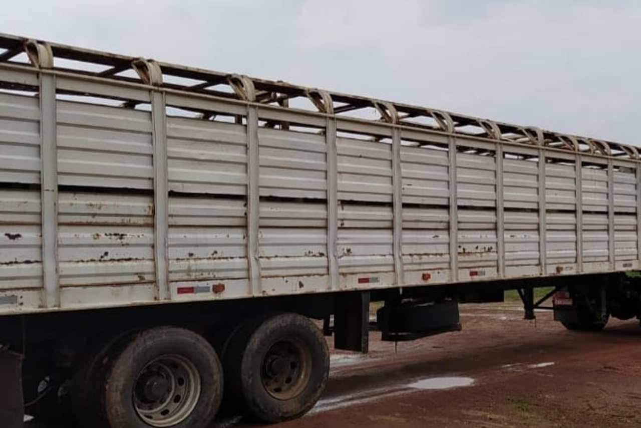 Ford Cargo1933 - 12/13 15