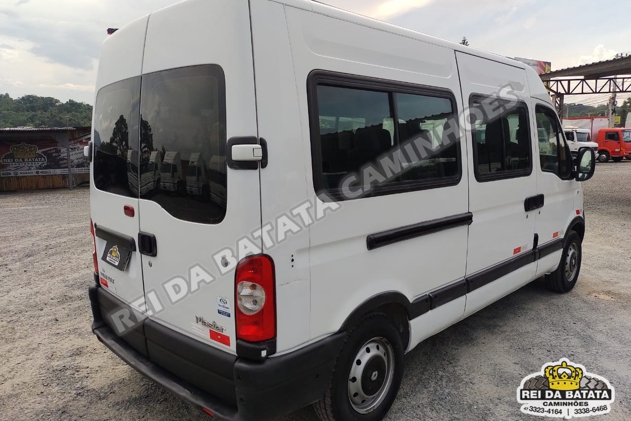 Renault Master Minibus - 11/11 3