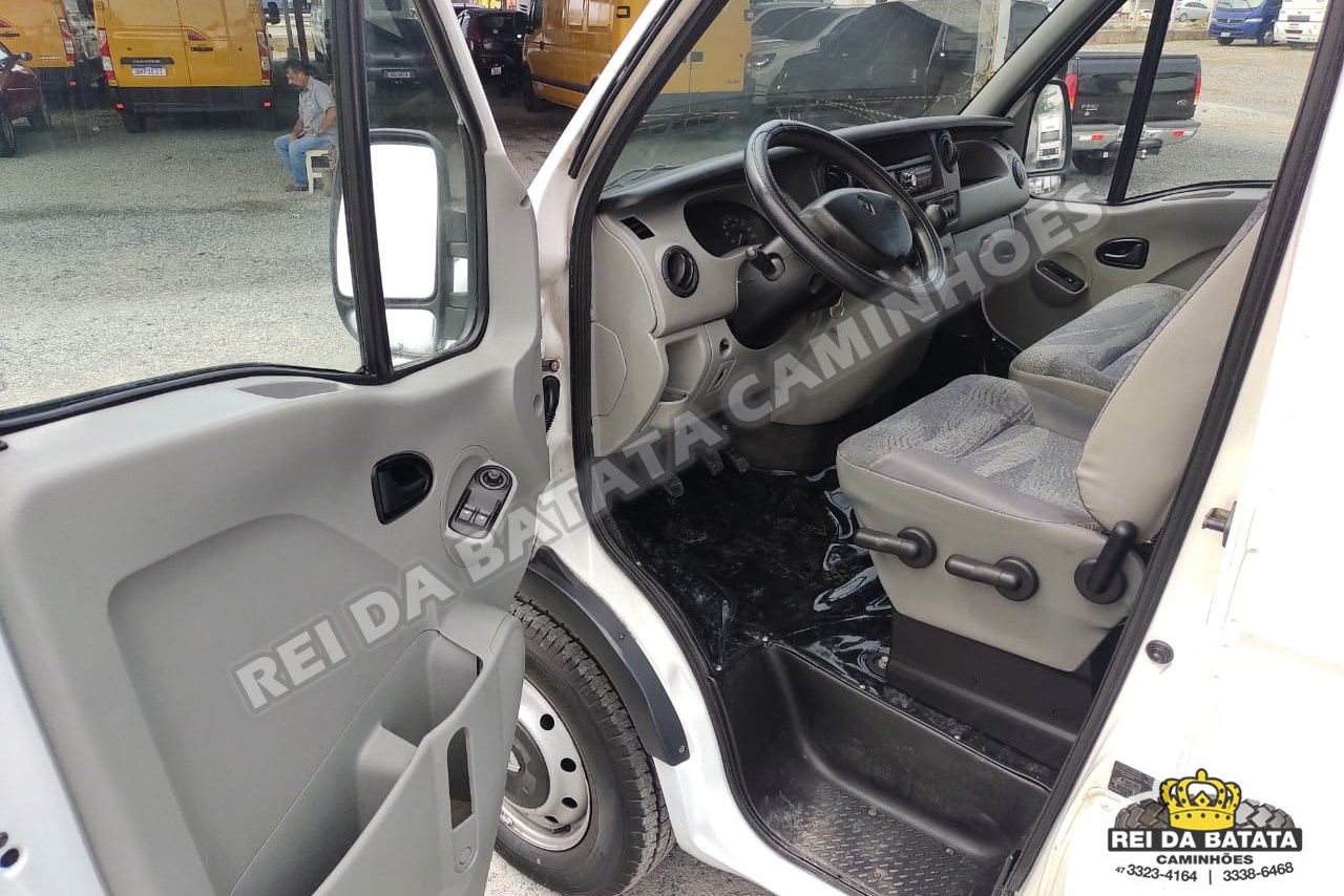 Renault Master Minibus - 11/11 7