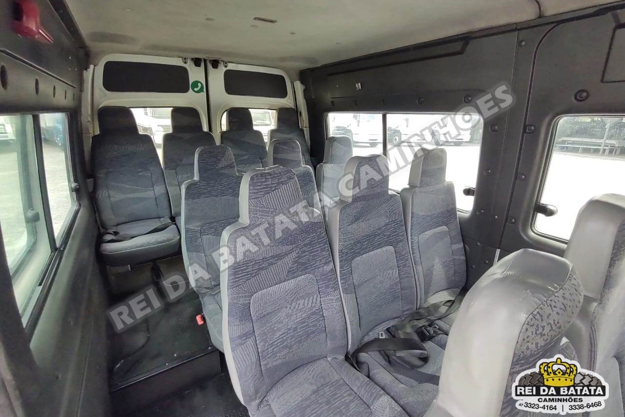 Renault Master Minibus - 11/11 15
