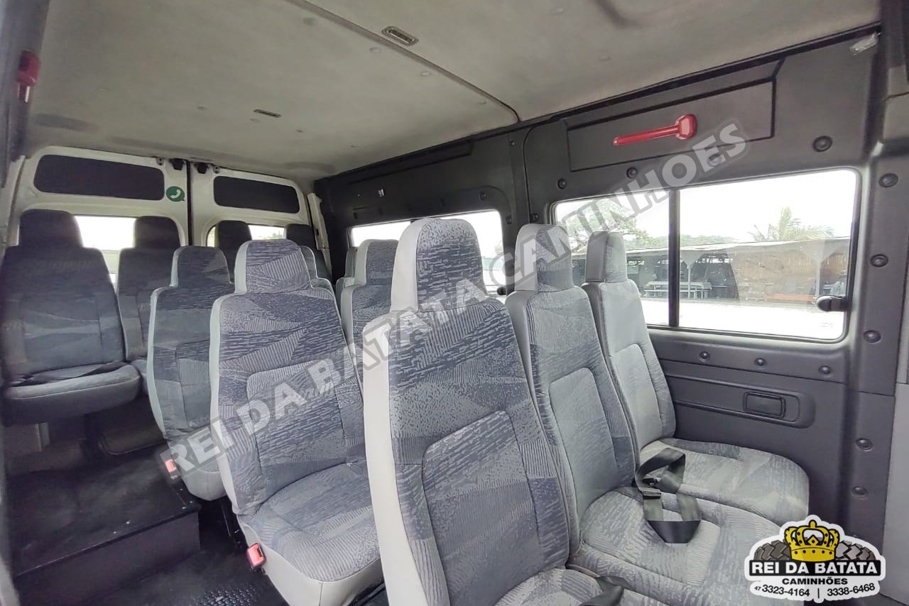Renault Master Minibus - 11/11 16