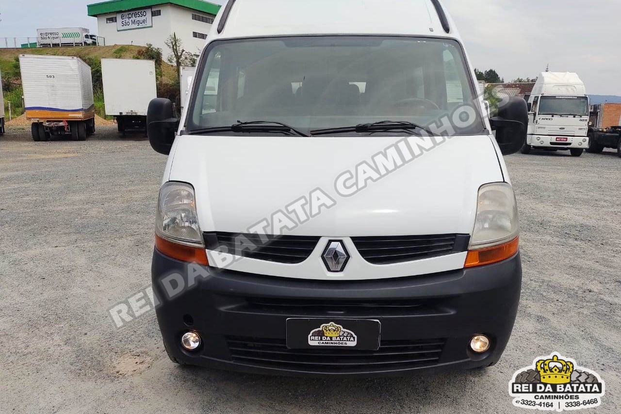 Renault Master Minibus - 11/11 17