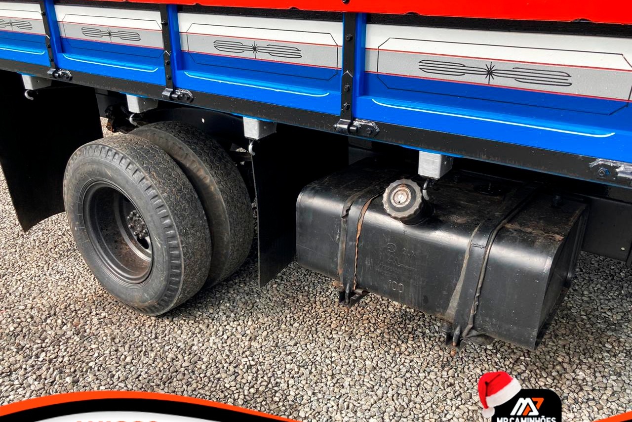 Ford F4000 - 94/94 14