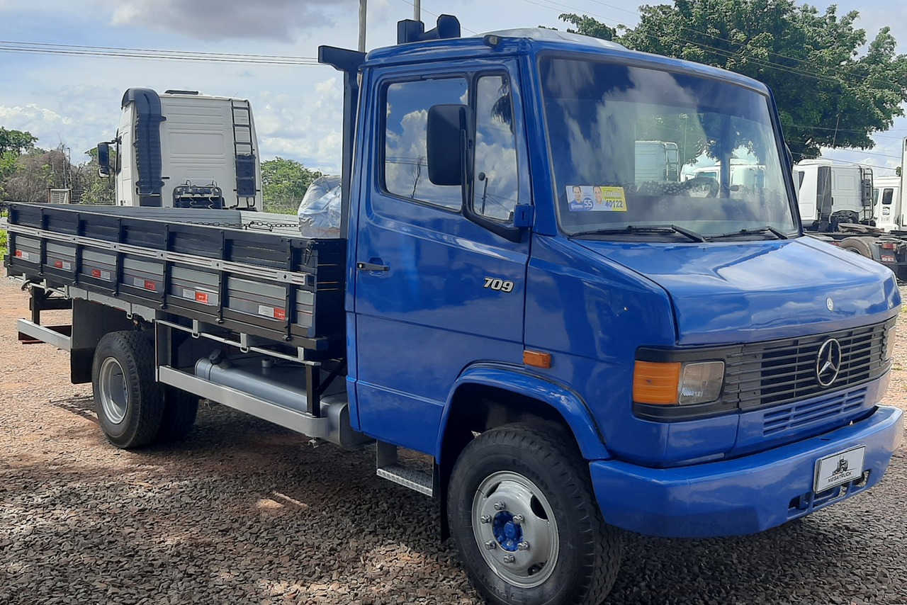 Mercedes Benz MB 709 - 89/89 2