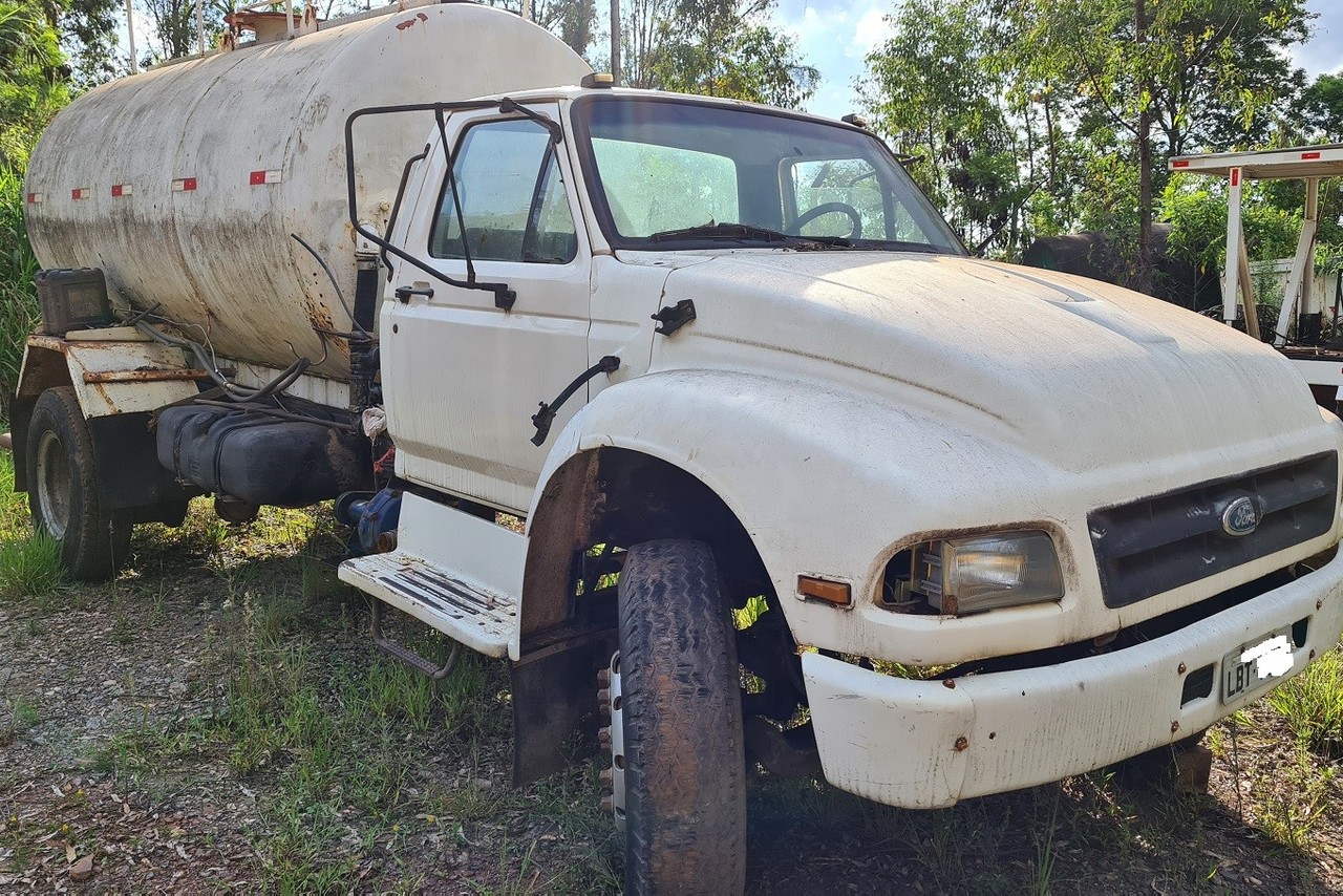 Ford F14000 - 97/97 4
