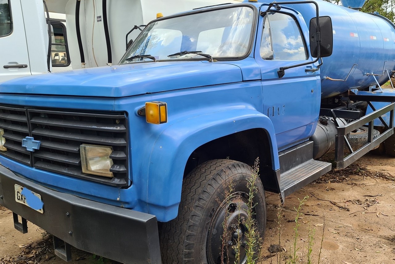 Chevrolet D12000 - 90/90 4