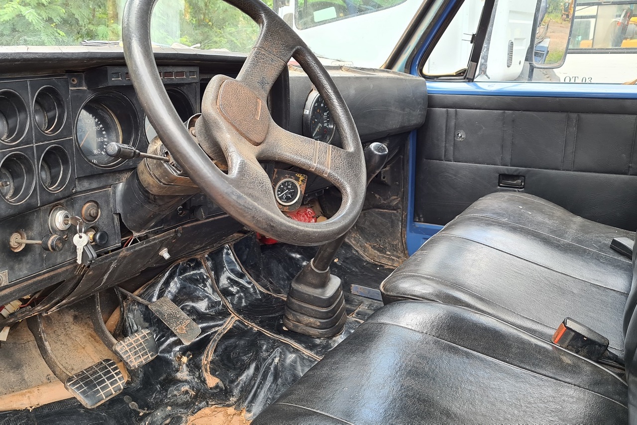 Chevrolet D12000 - 90/90 6