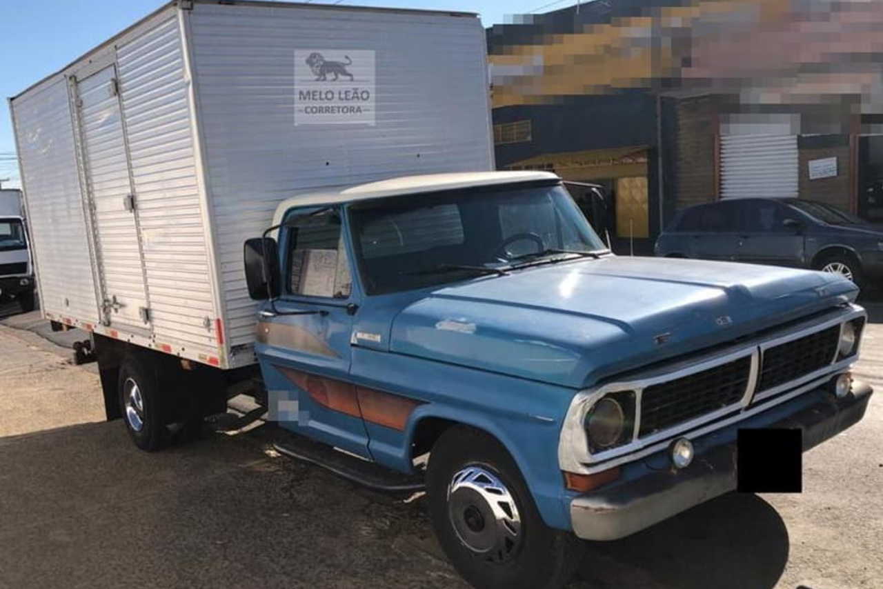 Ford F4000 - 82/82 6