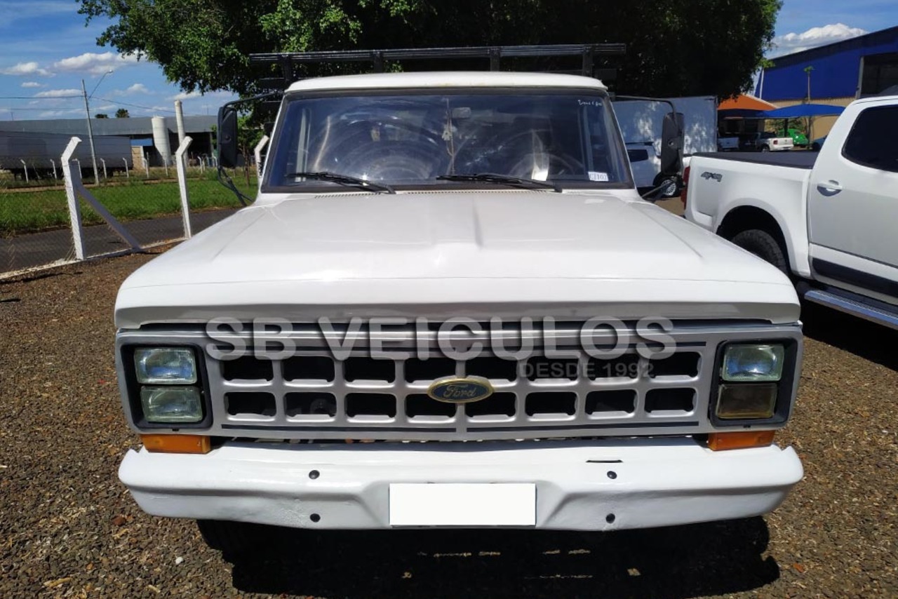 Ford F4000 - 84/84 4