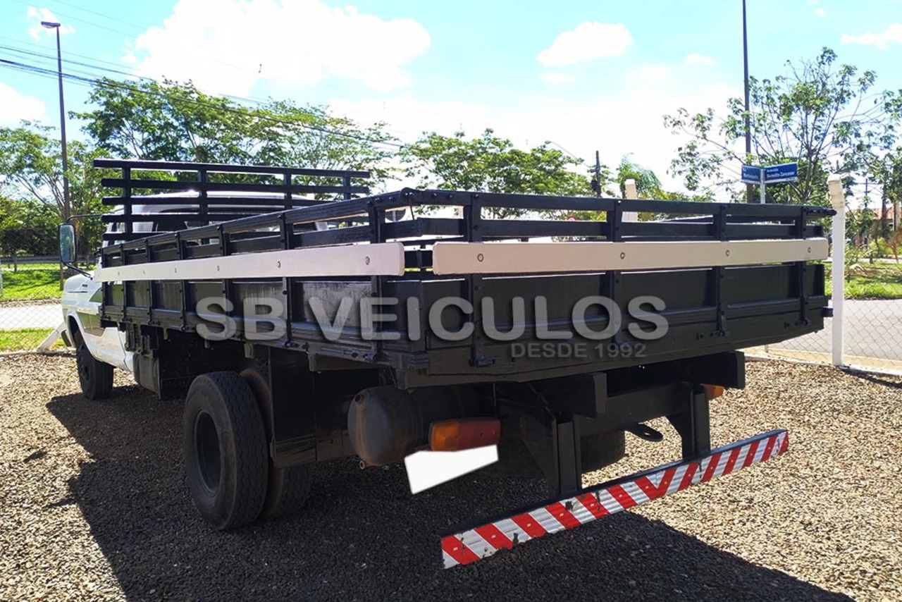 Ford F4000 - 84/84 5