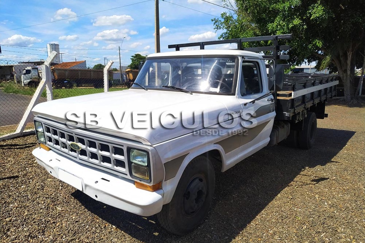 Ford F4000 - 84/84 6