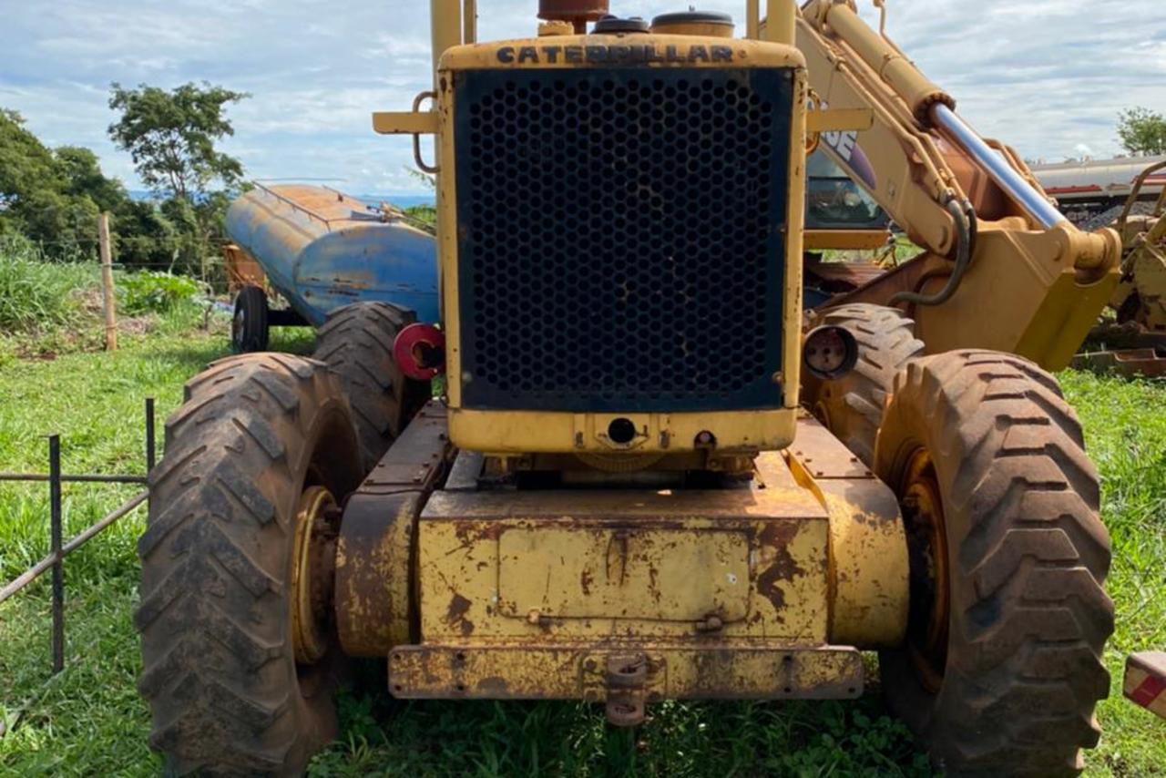 Caterpillar  120 -  4