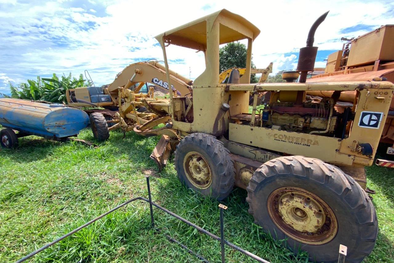 Caterpillar  120 -  9