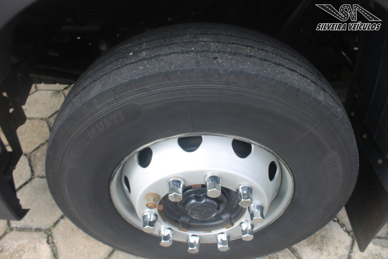 Volkswagen 24-280 E Constellation 6x2 - 19/20 8