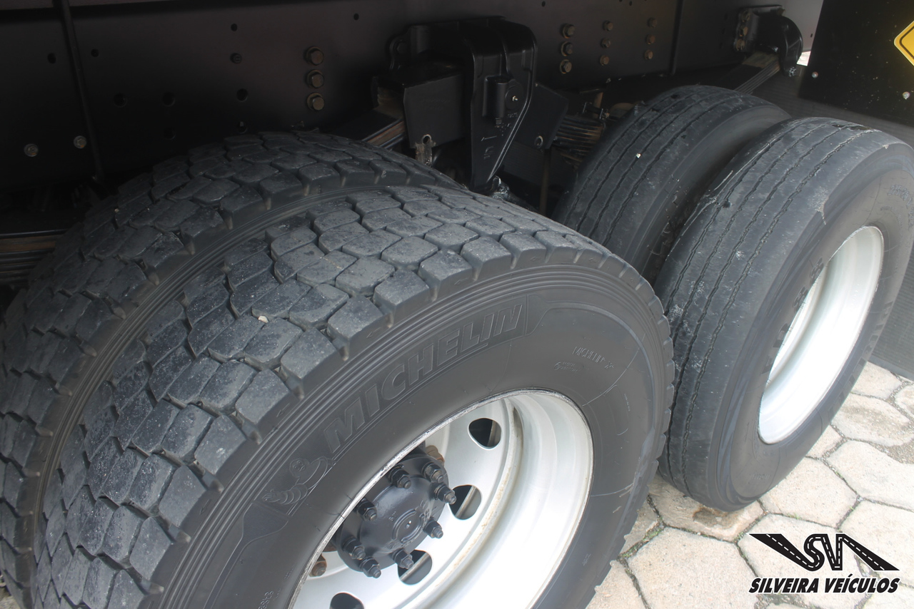 Volkswagen 24-280 E Constellation 6x2 - 19/20 9