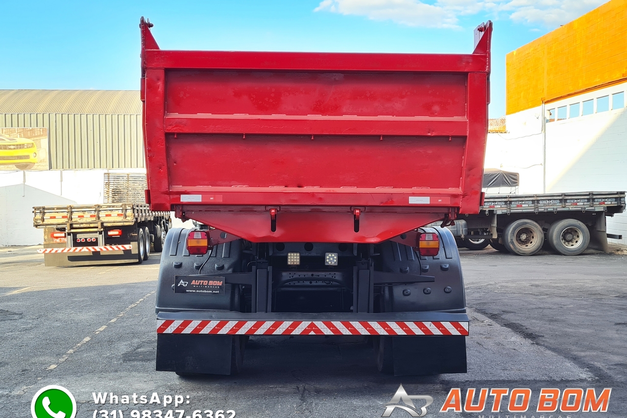 Volkswagen 24-250 E Constellation 3-Eixos - 10/11 2