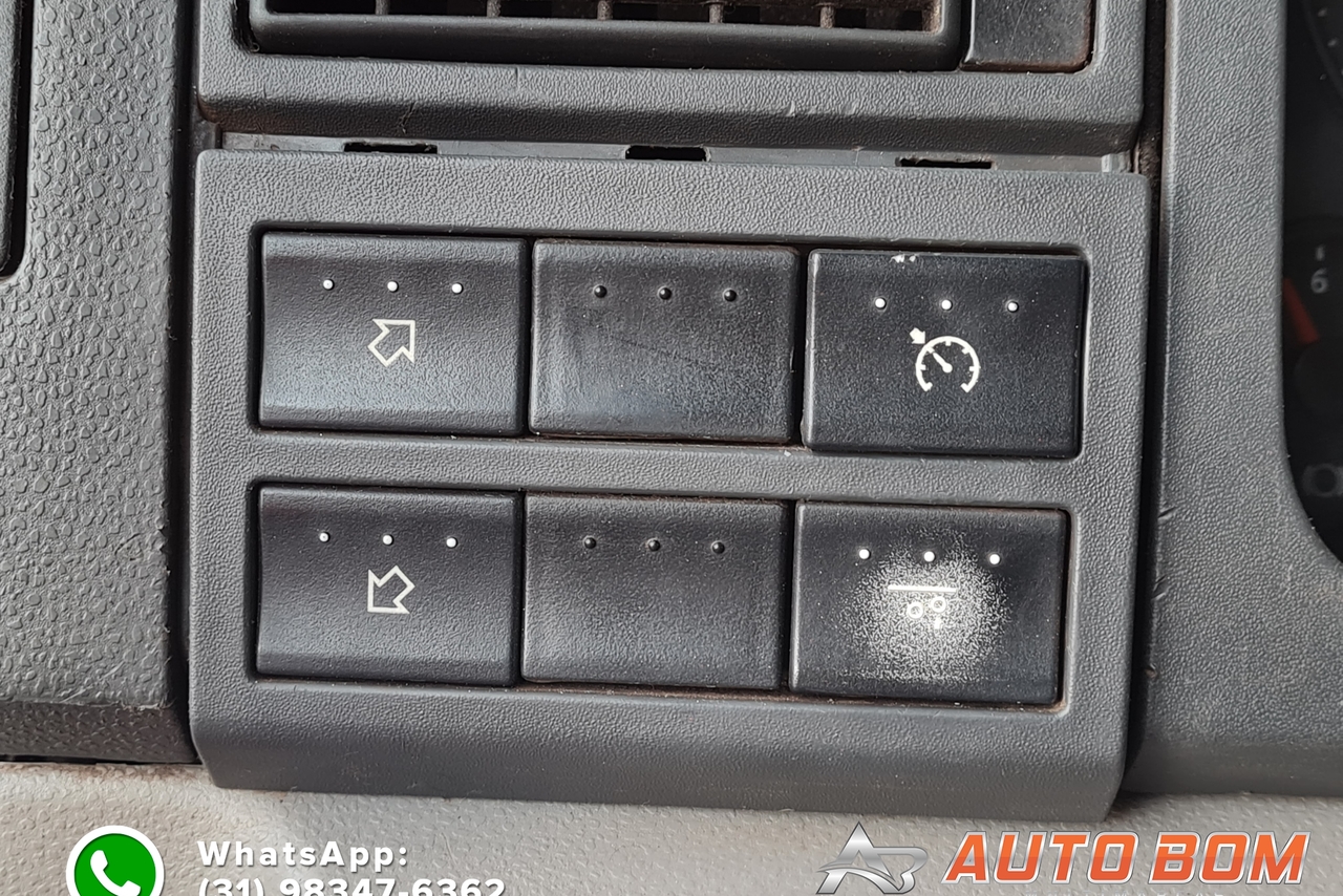Volkswagen 24-250 E Constellation 3-Eixos - 10/11 11