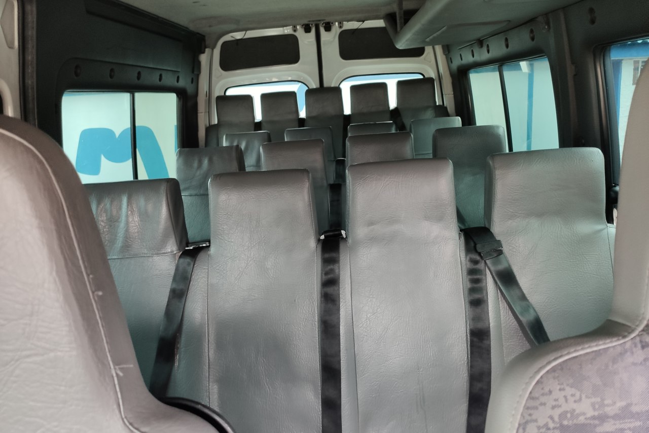 Renault Master Minibus - 08/09 5