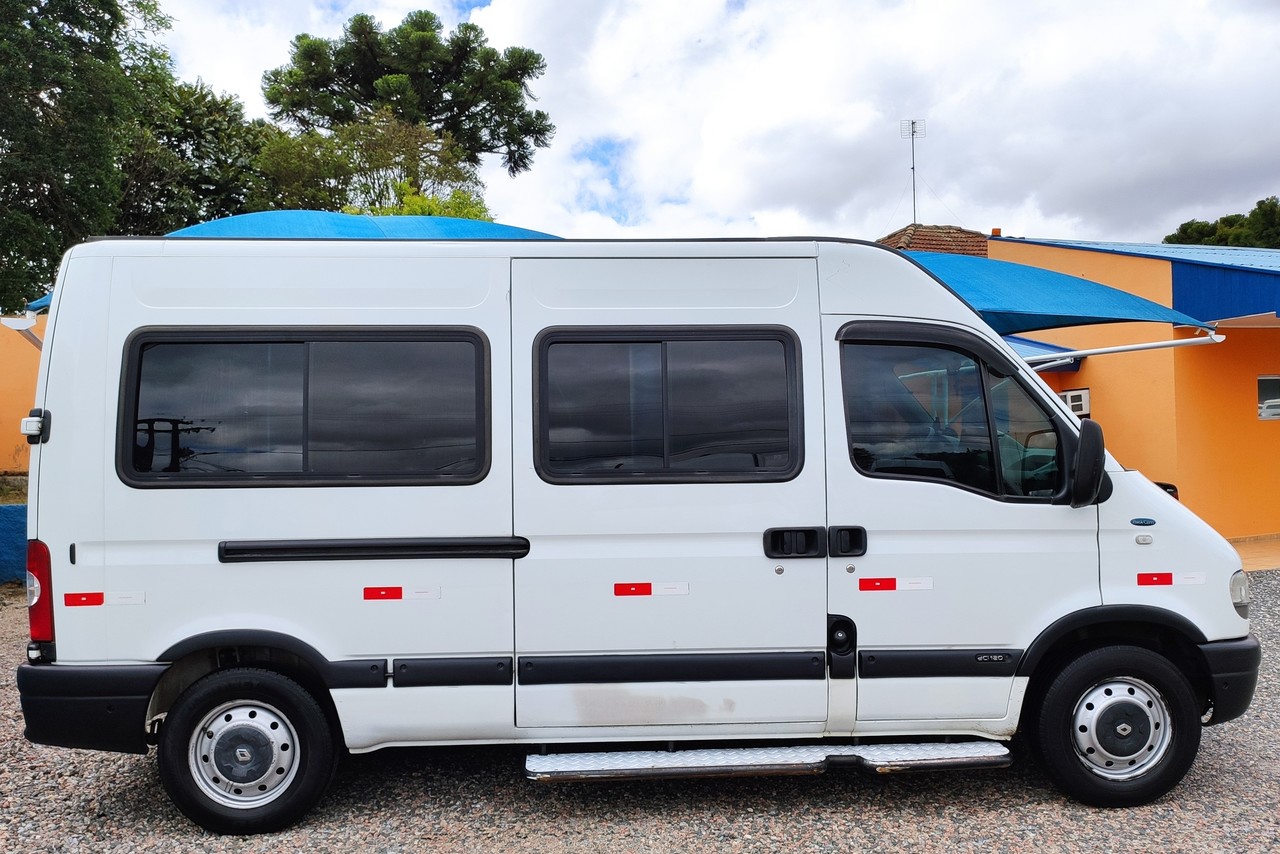 Renault Master Minibus - 08/09 8