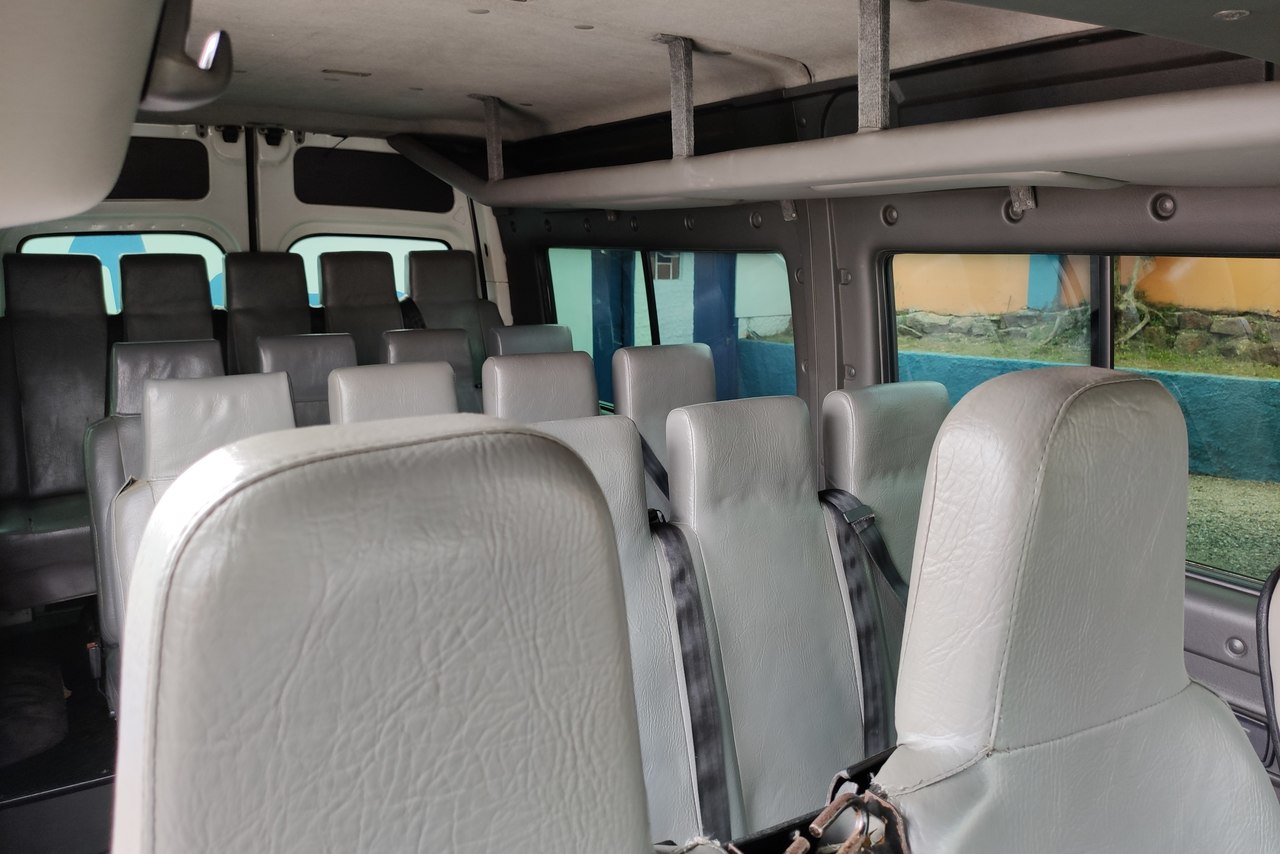 Renault Master Minibus - 08/09 9