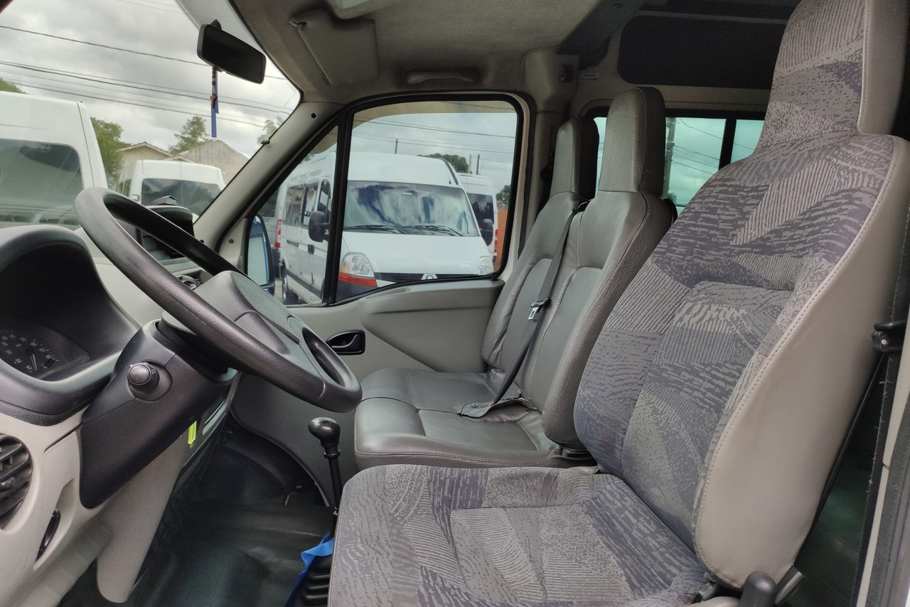 Renault Master Minibus - 08/09 17