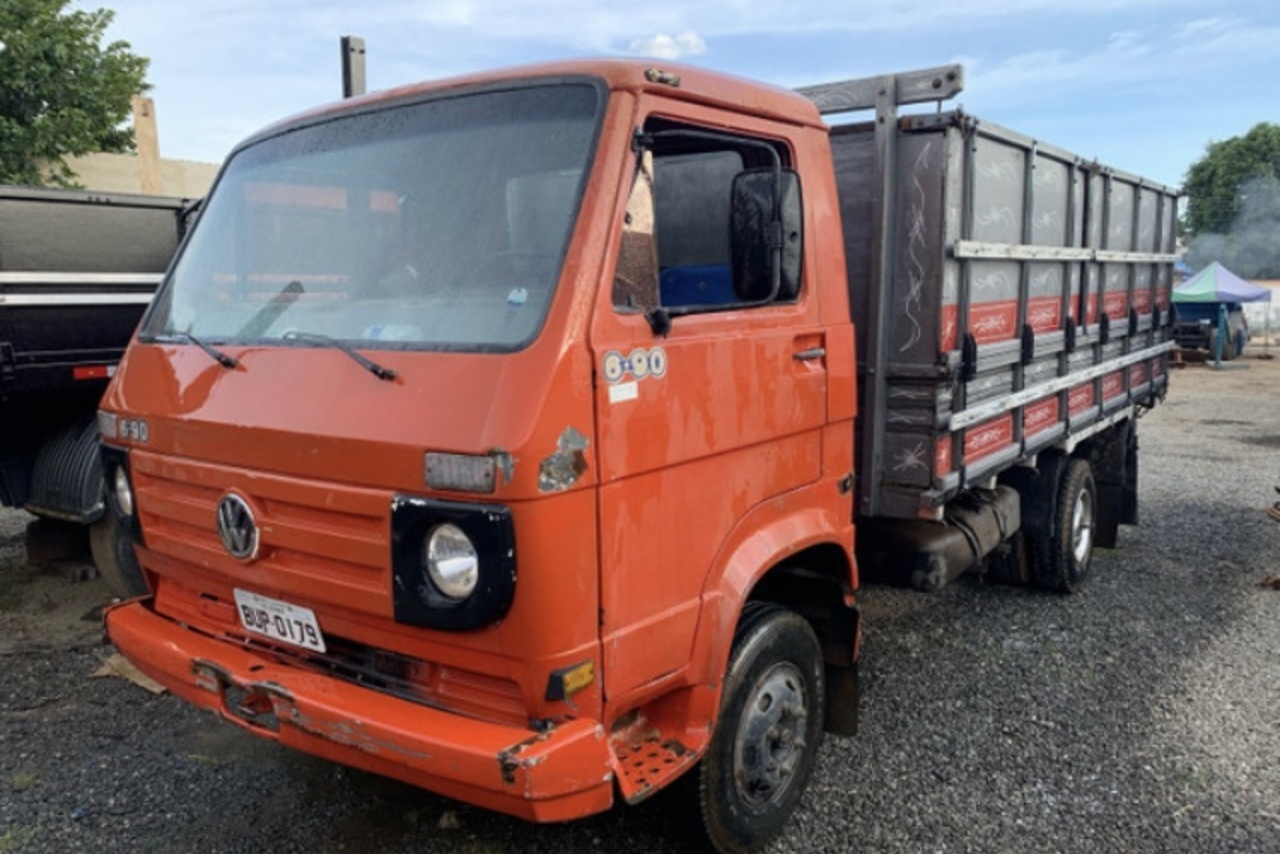 Volkswagen 6 90 - 85/85 2