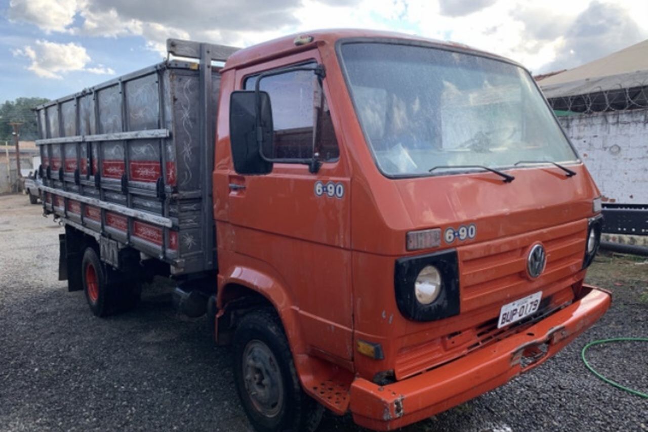 Volkswagen 6 90 - 85/85 4