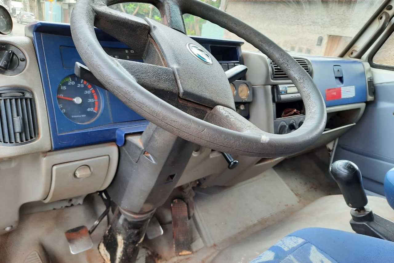 Volkswagen 8 120 - 03/03 2