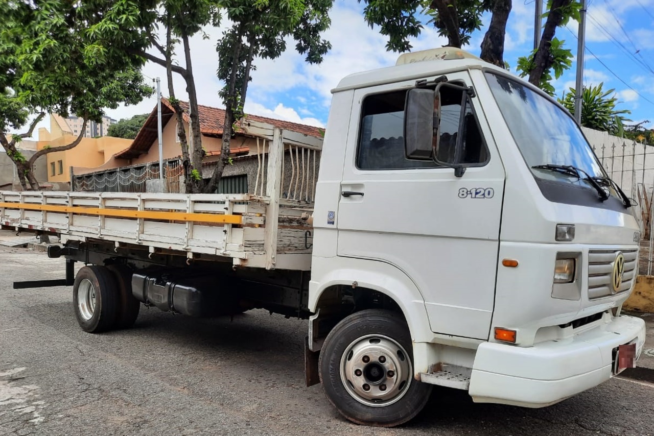 Volkswagen 8 120 - 03/03 6