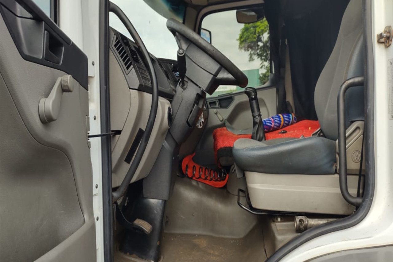 Volkswagen 24-250 E Constellation 3-Eixos - 10/10 3