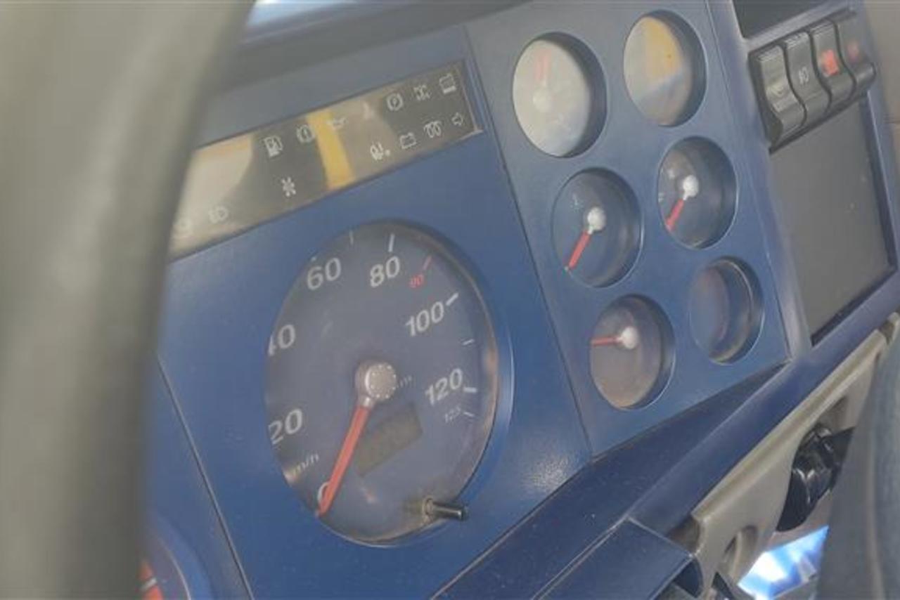 Volkswagen 23 210 - 06 3