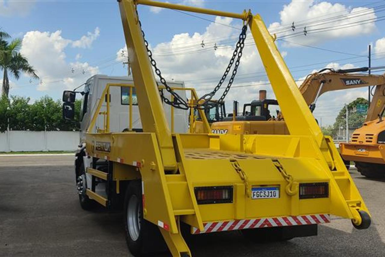 Ford Cargo1723 - 13 4