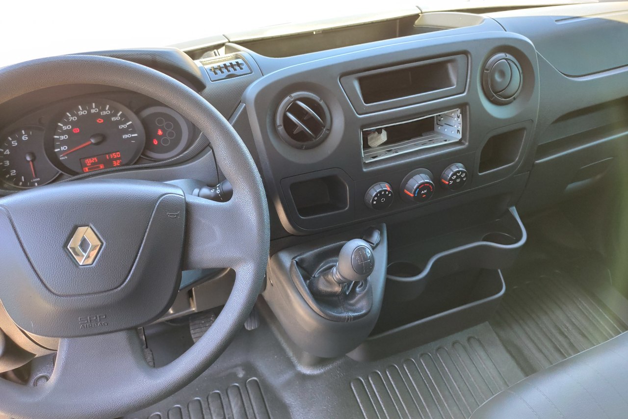 Renault Master Minibus - 19/20 4