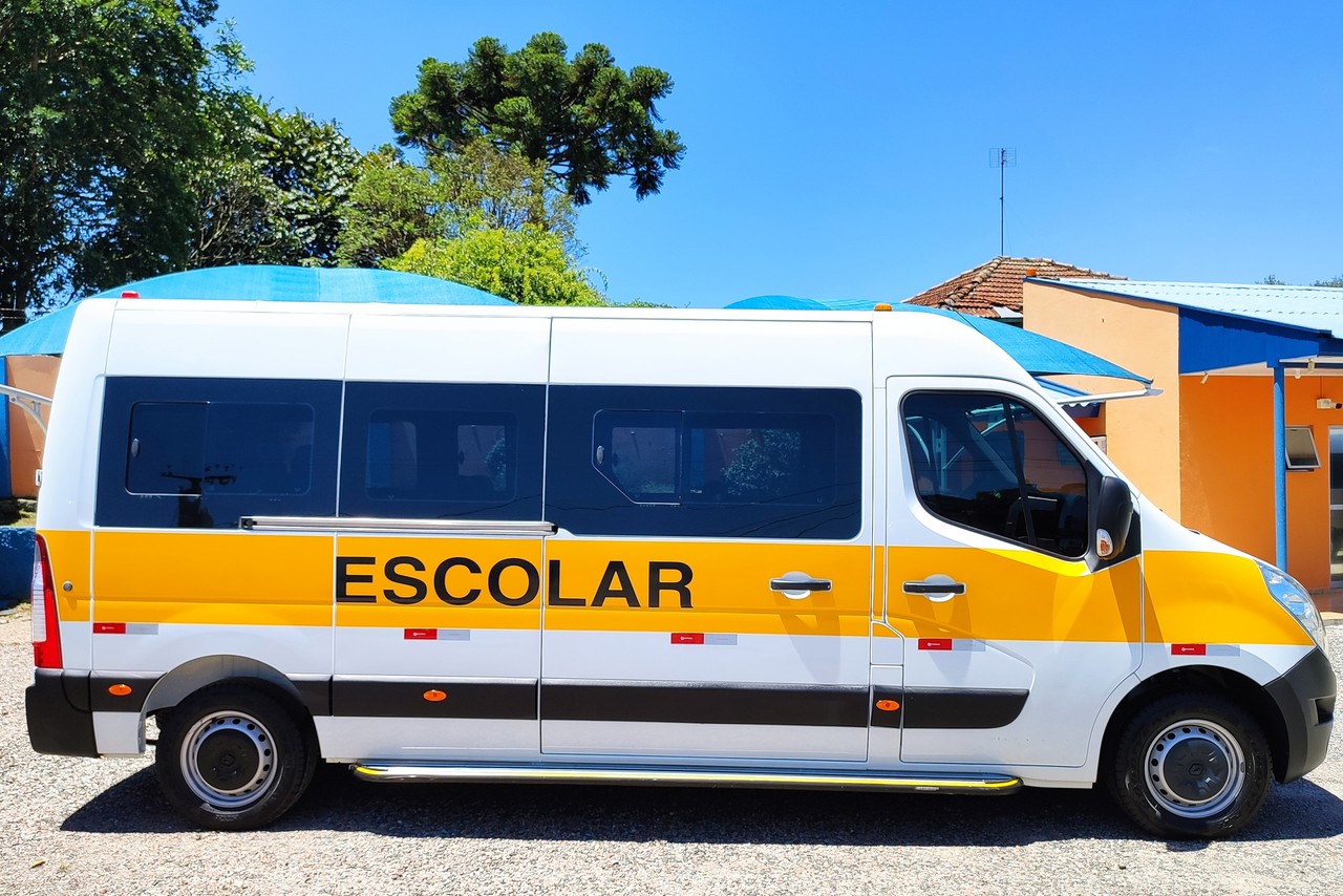 Renault Master Minibus - 19/20 12