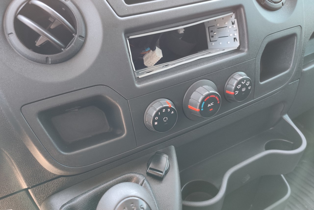 Renault Master Minibus - 19/20 19