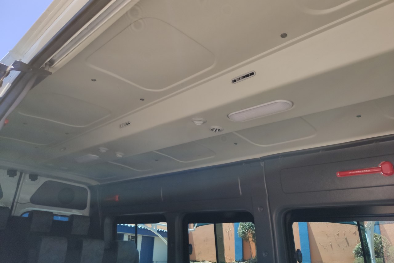 Renault Master Minibus - 19/20 30