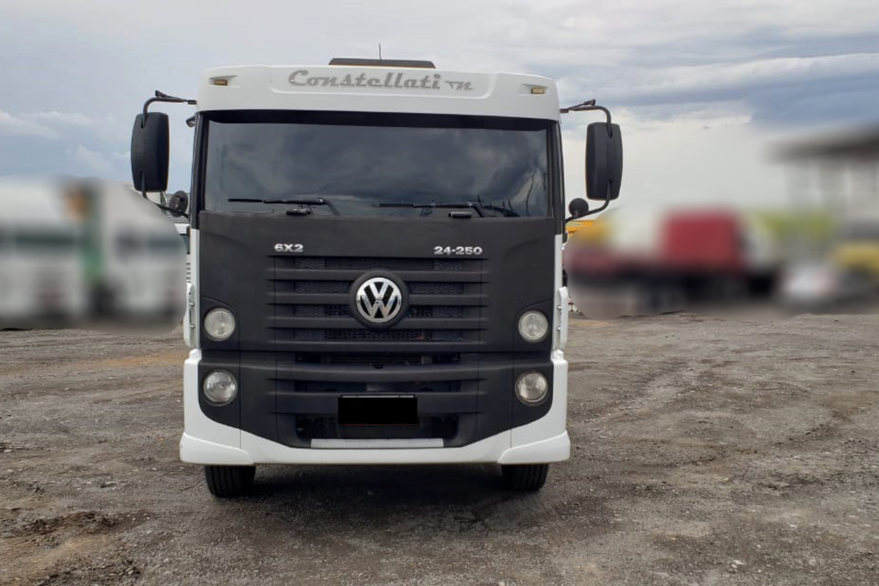 Volkswagen 24-250 E Constellation 3-Eixos - 11/12 5