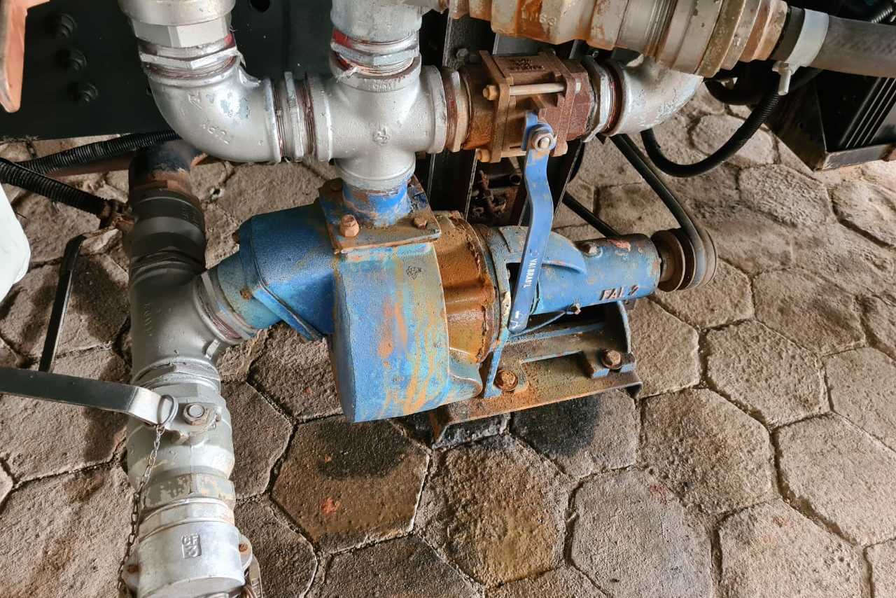 Ford F12000 - 03/03 5