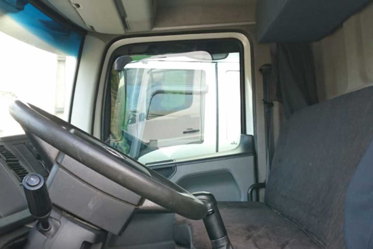 Volkswagen 24-250 E Constellation 3-Eixos - 12/12 8