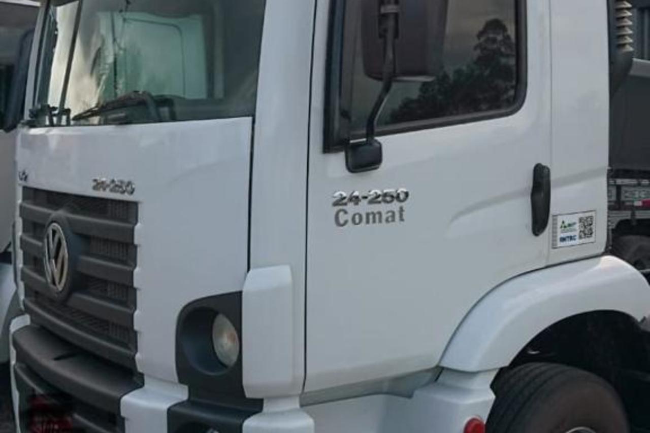 Volkswagen 24-250 E Constellation 3-Eixos - 12/12 16
