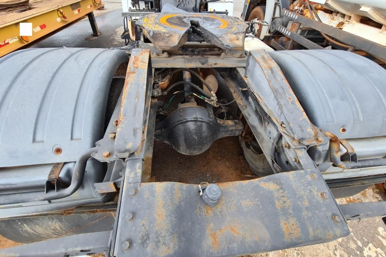 Volkswagen VW 18310 - 05/05 5