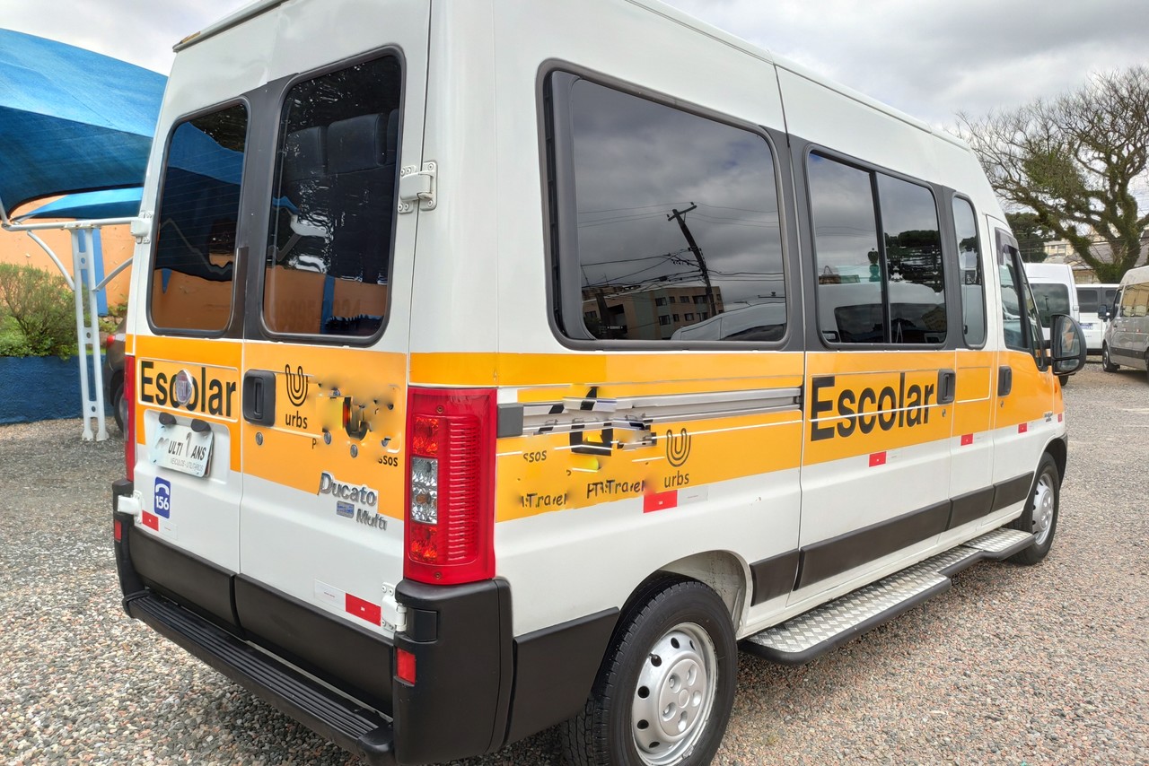 Fiat Ducato Passageiro - 10/11 12