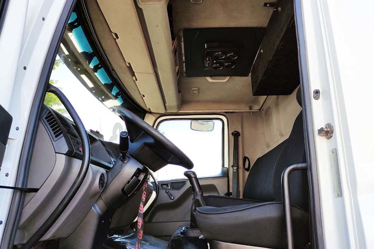 Volkswagen 24-280 E Constellation 6x2 - 13/13 2