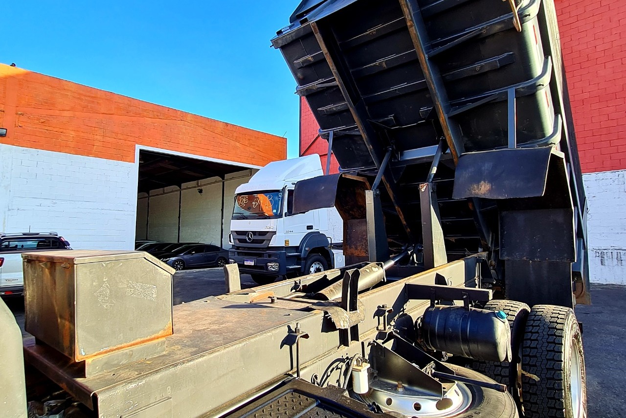 Ford Cargo1319 - 13/13 25