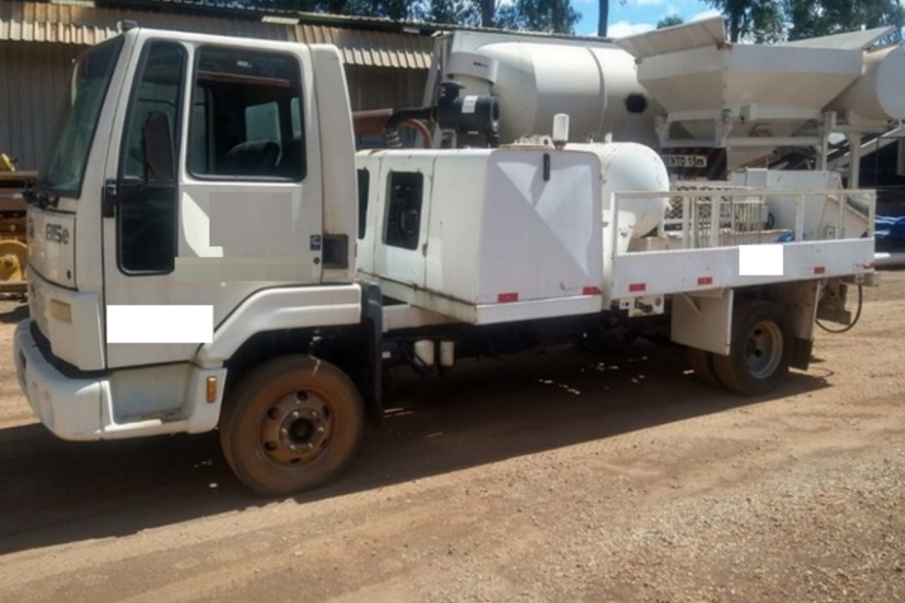 Ford Cargo815 - 08/08 2